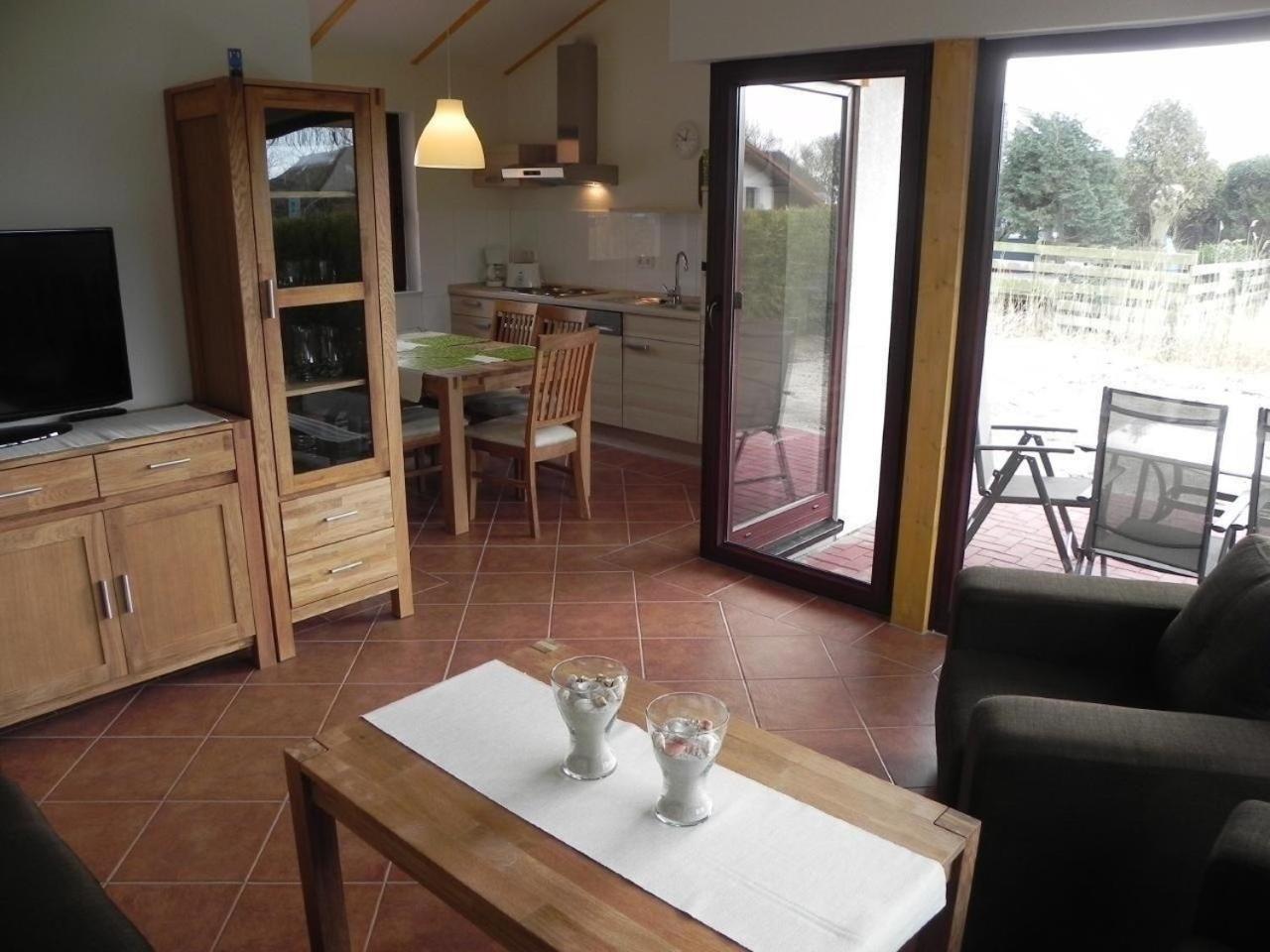 M1 Ferienhaus Mit Garten, Terrasse Und Carport Бутадинген Екстериор снимка